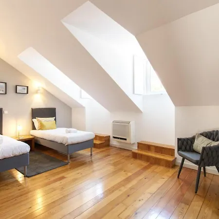 Amazing Penthouse Bairro Alto Duplex * ליסבון
