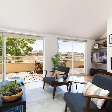 Amazing Penthouse Bairro Alto Duplex * ליסבון