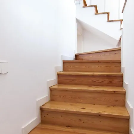 Amazing Penthouse Bairro Alto Duplex דירה