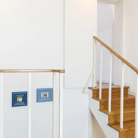 Amazing Penthouse Bairro Alto Duplex דירה