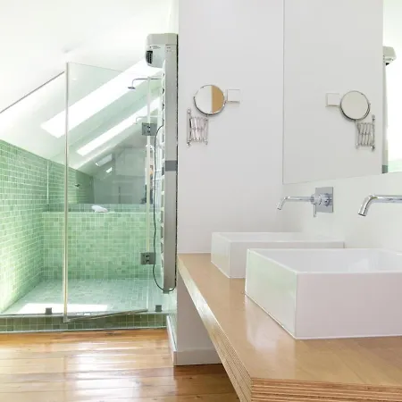 Amazing Penthouse Bairro Alto Duplex * ליסבון